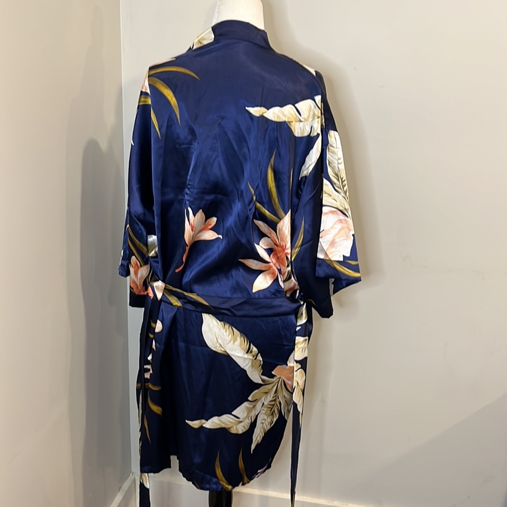 Silky Floral Robe - Picture 3 of 3